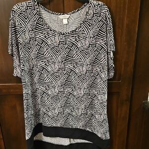 CJ Banks Black and White Graphic Short Sleeve Blouse, 2x